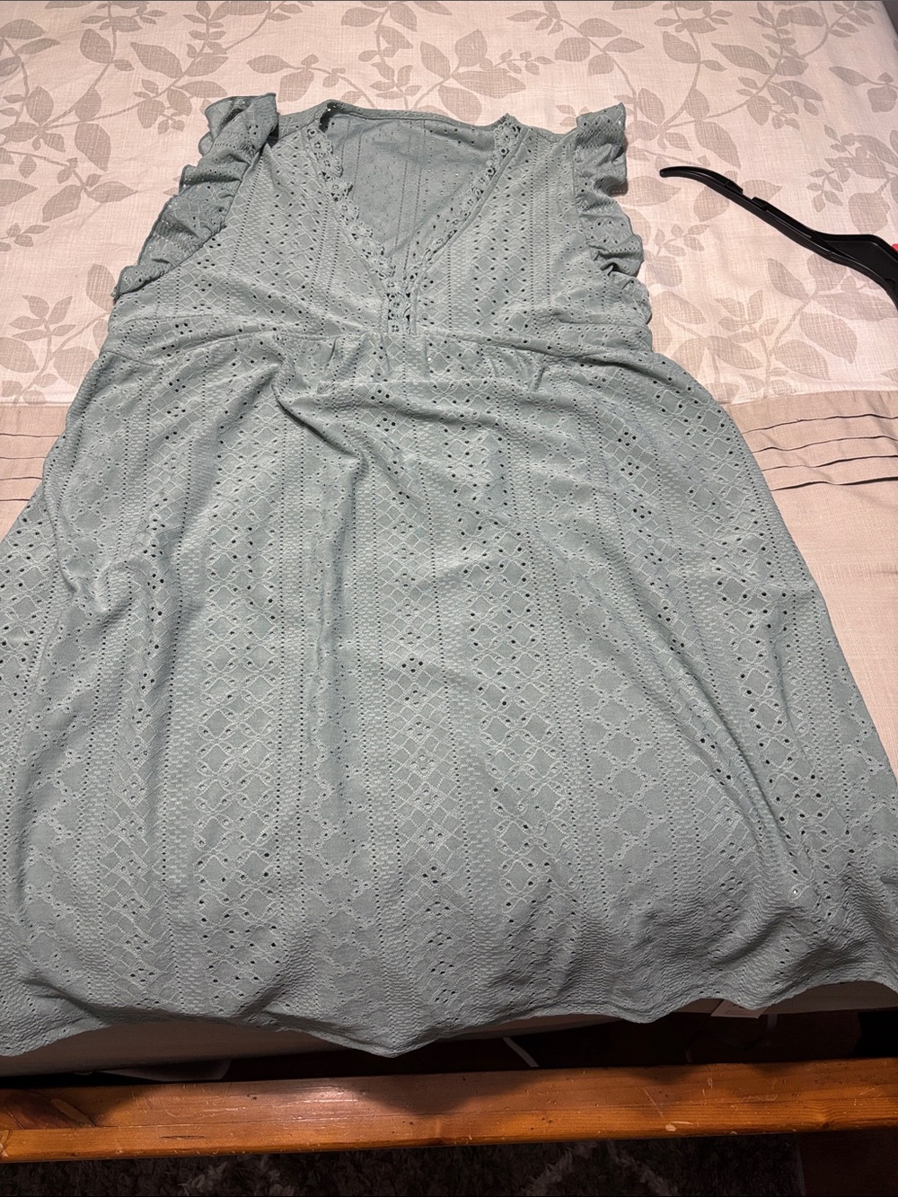 Cupshe Sage Green Eyelet V‑Neck Midi Dress